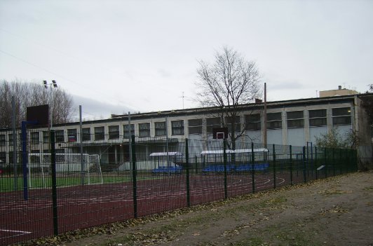 Вид школы со стороны Кондратьевского проспекта